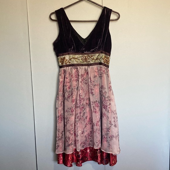 BCBGMaxAzria Dress Sleeveless Dress - Size 2 - Picture 1 of 10